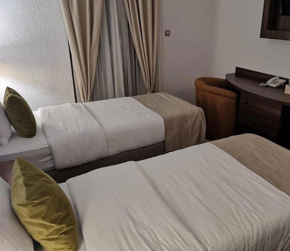 Hotel Ideall Podgorica Luaran gambar