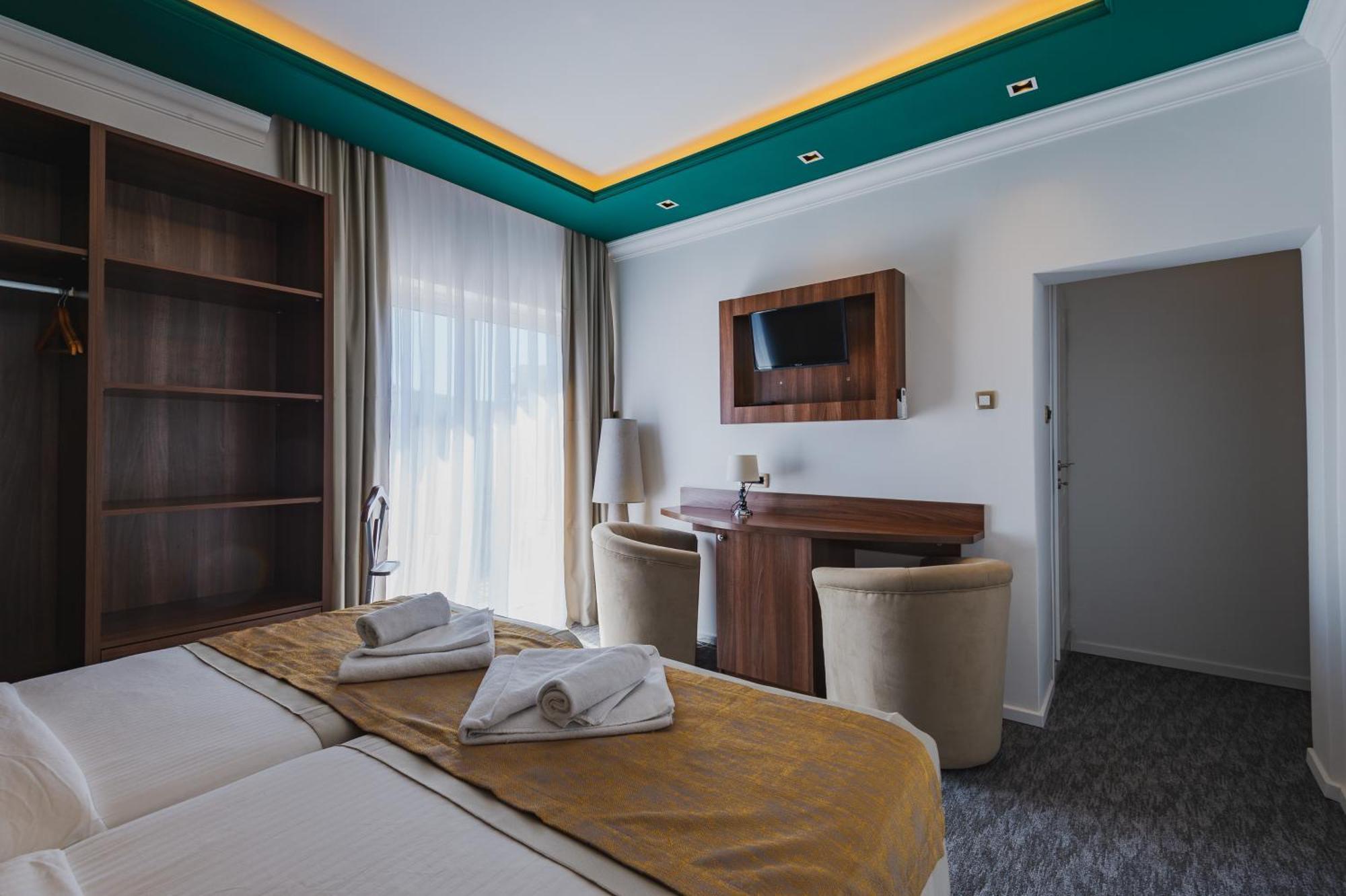 Hotel Ideall Podgorica Luaran gambar