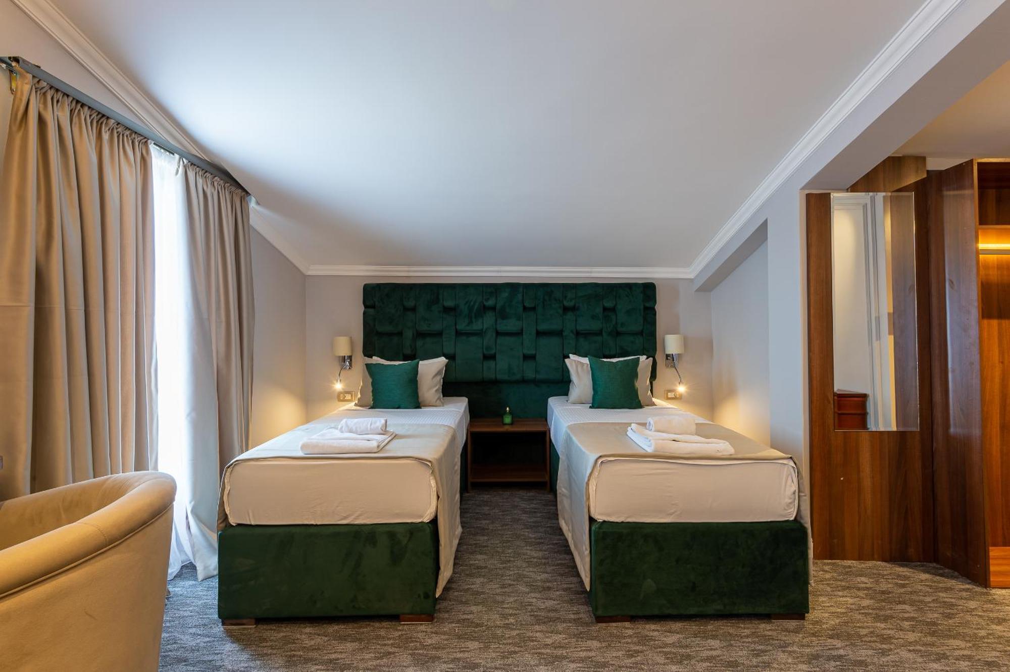 Hotel Ideall Podgorica Luaran gambar