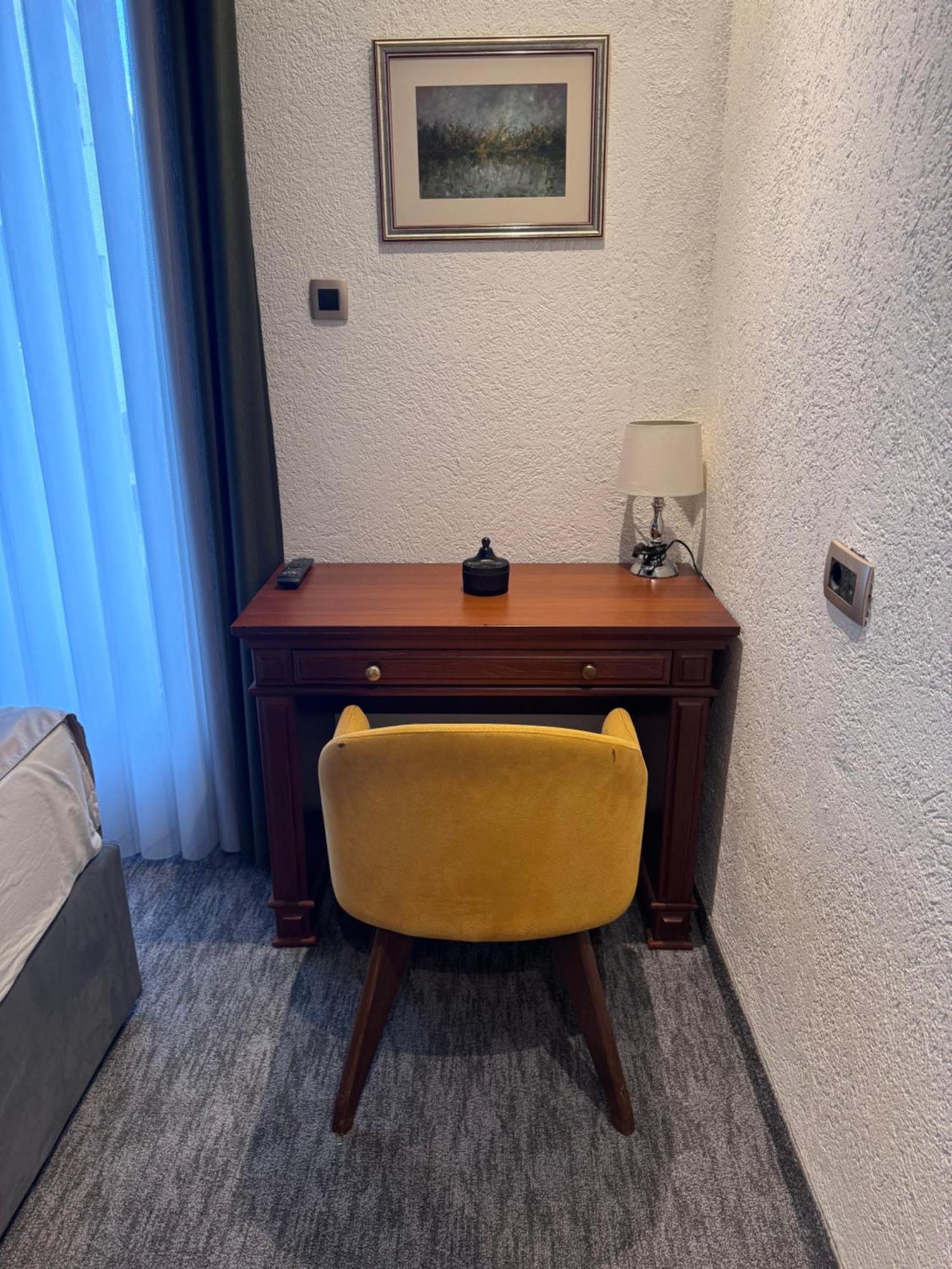Hotel Ideall Podgorica Luaran gambar