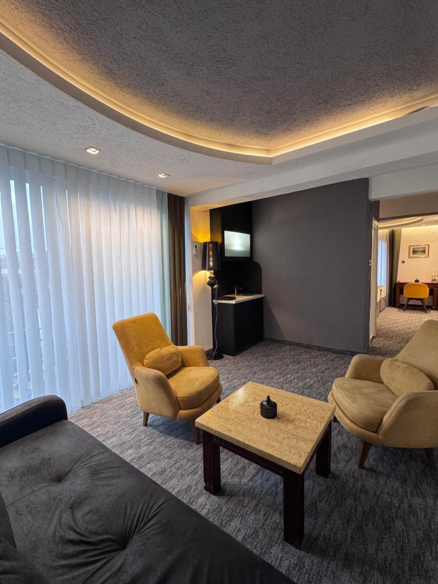 Hotel Ideall Podgorica Luaran gambar